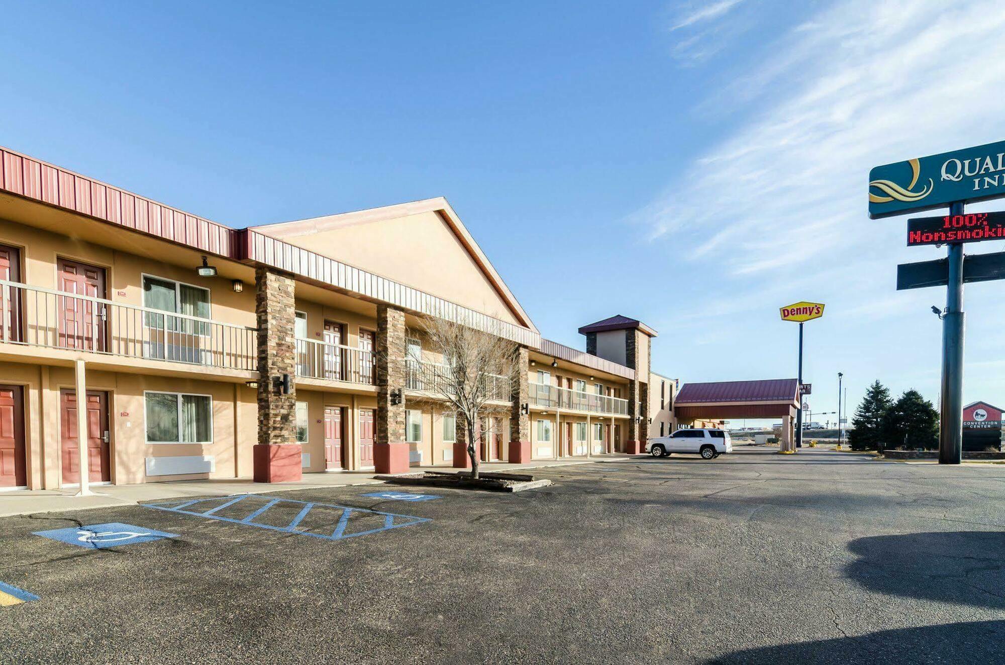 Quality Inn & Suites Ogallala Eksteriør billede